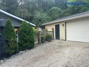 Cedar Valley Cottage Ideal Location Pet friendly Get Away - Image 3