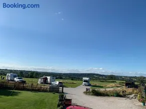 Poplars Farm Site Glamping Pods Adults only with separate, private shower rooms - Image 4