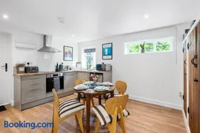 Attractive 2 storey, 2 bedroom barn in Long Melford - Image 5