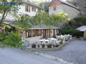 Gîte Auberge Les Terres Blanches de Méolans - Image 1