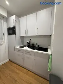 Studio clim & terrasse - free parking - 100m de la mer - Image 2