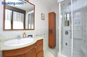 Chalet privado con jardín cerca de la playa en Villaviciosa - Image 2