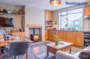 Cottage Apartment - Image 1