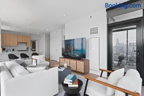 Foundry Unmatched Skyline Views at Lincoln Park - Image 2