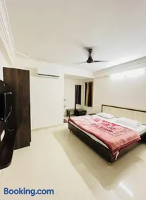 Hotel Chandram 966o9o1oo6 - 400mtr I 7min walking from ShreeNath Ji temple Nathdwara By SK - Image 2