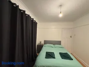 Redhill Gatwick Serviced Accommodation - Image 3