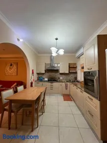 Serene Haven Apartment with Three spacious bedrooms - Image 2