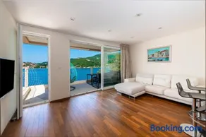 New Five Star Superior Apartment - Image 2