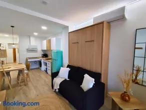 Travel Habitat Orriols - Torrefiel Apartment - Image 2