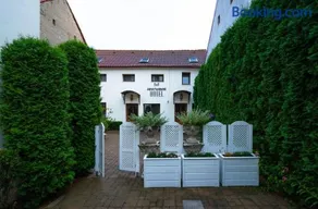 Apartament Hotel H - Image 1