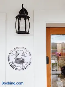 Swallow's Perch Guest Suite - Image 3
