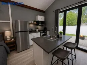 Stunning One Room Cabin Near the Lake - Image 3