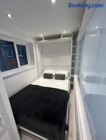 Knightsbridge 2 bedroom apartment overlooking Harrods - Image 4