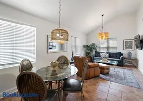 Seaside Serenity boho chic 3-Bedroom Shore condo 2 blocks to the beach and boardwalk - Image 4