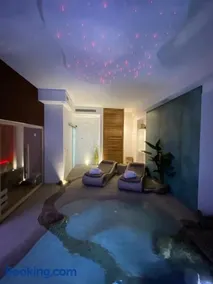 Blue Bay Suite & Spa - Image 2