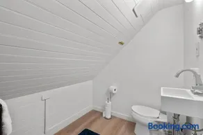 Downtown Napa HOT TUB Retreat - 3 Bed l 2 bath - Image 4