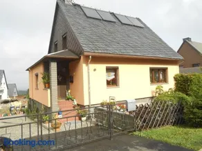 Familienorientiertes Ferienhaus mit Garten, Grill und Terrasse | Haustiere erlaubt - Image 1