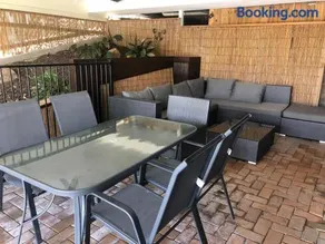 Gold Coast Theme Parks With a Pool - Image 5