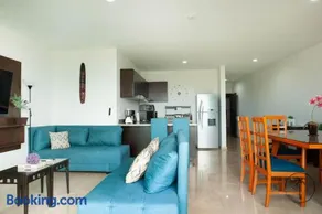Spacious Apartment with Private Balcony & Ocean View - Brujas - Image 4