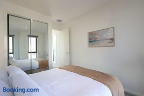 Cheltenham Southland Family Retreat Entire 3BR Endless Golfclubs and Beaches - Image 2