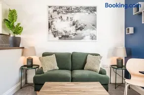 Superb 2BR 2Bath with parking - Image 2