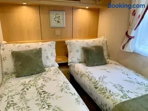 Severnside Boat and Caravan Park Gloucestershire - Caravan 1 - Image 3