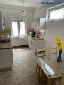 Pingvin Cukrászda Apartman - Image 2