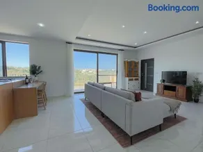 Penthouse with Xlendi Views & Two large Terraces - Image 2