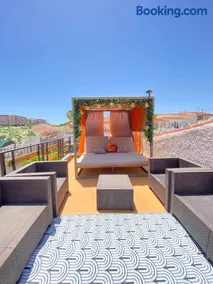 Entire Villa by the sea with private garden and mini pool - Image 3