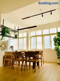 Burabura Cafe Guesthouse - Image 2