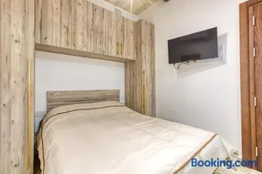 Modern Qormi Stay with Private Balcony near City Square - Image 4