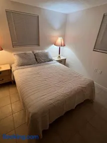 Small Cozy Home - Image 4