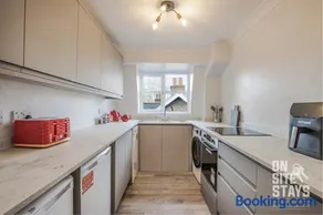 OnSiteStays - Peaceful Bexley 2 bed with dishwasher and Wifi - Image 3