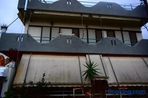 Kiato Rooftop Garden Apartment - Image 2