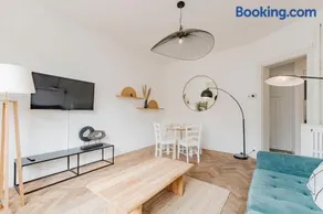 La Madeleine -two bedroom apartment - Image 2