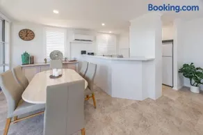 Beach Street Oasis - Tuncurry - Image 4