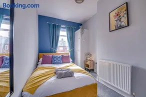 Liquorice Lodge 2 bed & parking - Image 4