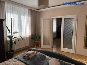 Bright apartment with parking near Schönbrunn - Image 3