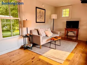 Charming 1BD Loft in Shelburne - Image 1