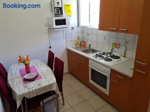 Charming Apartment in Pag with Sea View, 40 sqm - Image 3