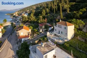 Spyros House, 3 bedrooms-sea view-in Agia Efimia - Image 1