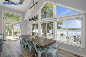 7 Bed Beachfront with Scenic Views Sister Lakes - Image 3