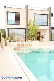 Villa Escape 21 - Image 2