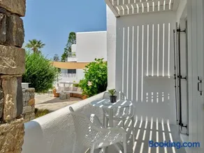 Corina Studios-Apartments - Image 3