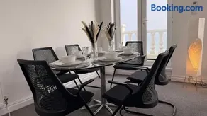 Belavista spacious Douglas apartment with stunning sea views - Image 2