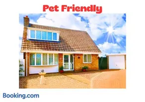 Stunning Holiday Cottage nr Skegness in Sunny Chapel St Leonards Just mins from the Beach & Attractions - Perfect for Couples & Family's who love to Relax but want Exciting Adventures nearby! Large Pet Friendly garden! - Image 1