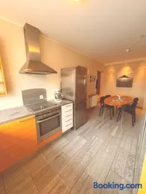 Great location in Reykjavík, sleeps 6, free parking - Image 3