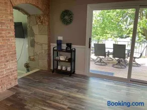 Lakeside Home - Image 4
