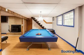 Serene Family Home Sleeps 16! - Image 2