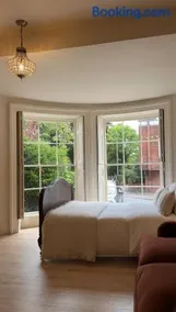 Romantic 1830 Georgian Apartment - Prime Location - Image 5